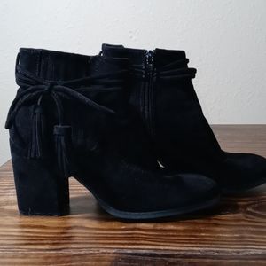 Black velvet bootie
